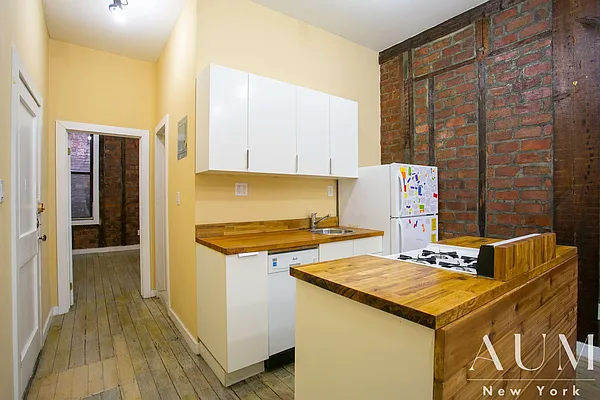 Rented by Zone Corp | media 14