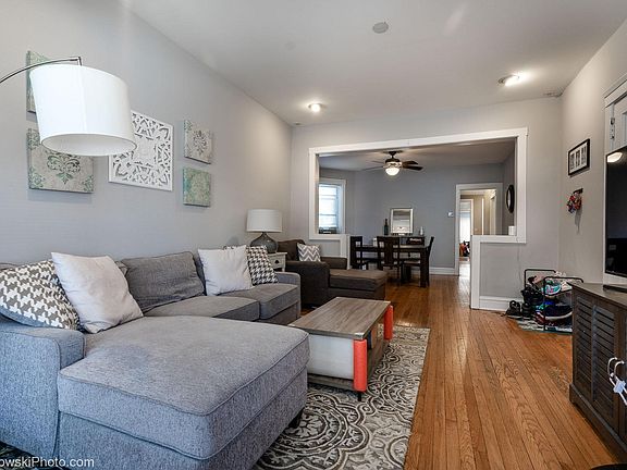 3rd image of 4426 N Whipple St APT 1