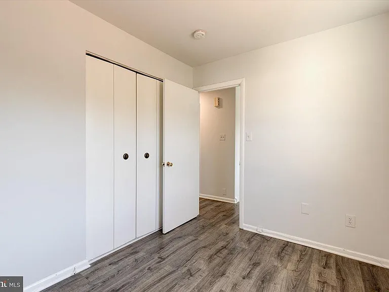 6th Pl NE — Photo 14