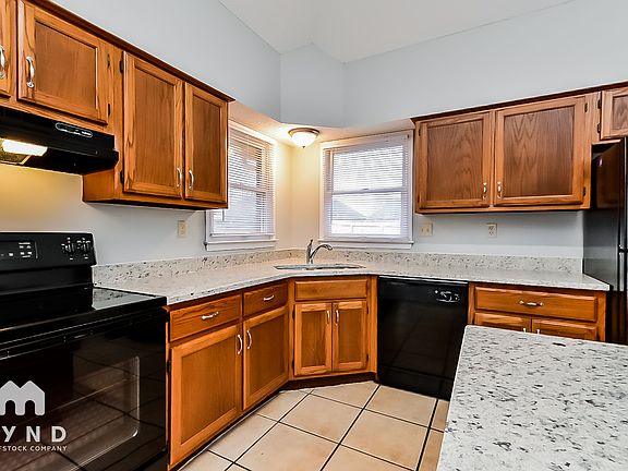 3rd image of 4132 Cohasset Cv