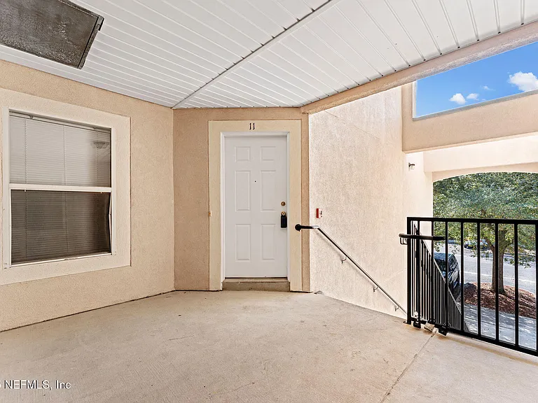 5201 Playpen Dr #811 — Photo 3