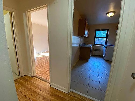 4th image of 116-23 169th St #2