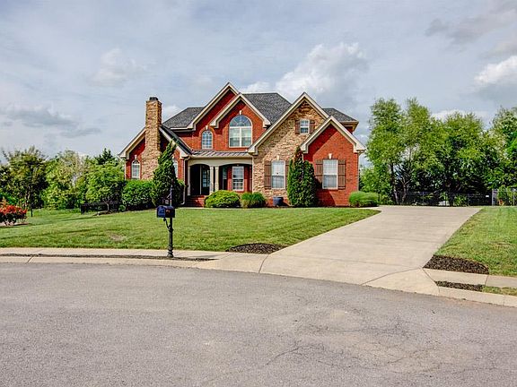 2nd image of 122 Tambark Cir