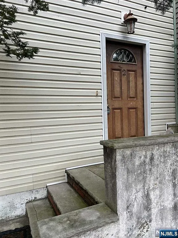 2 bed, 1.0 bath, $2,900 — Photo 1