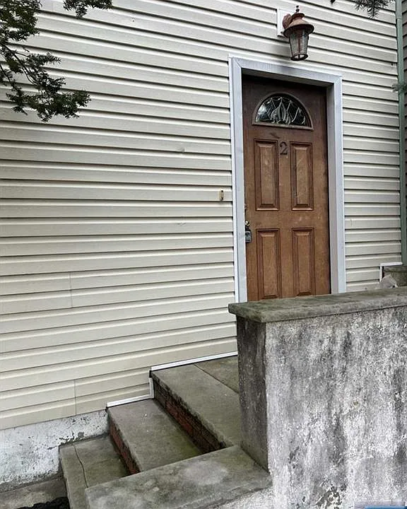 162 Paris Ave #2