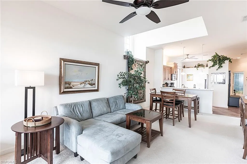 3 bed, 2.0 bath, 1317 sqft, $6,000 — Photo 2
