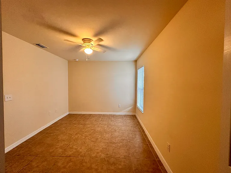 618 SE 13th Ave — Photo 12