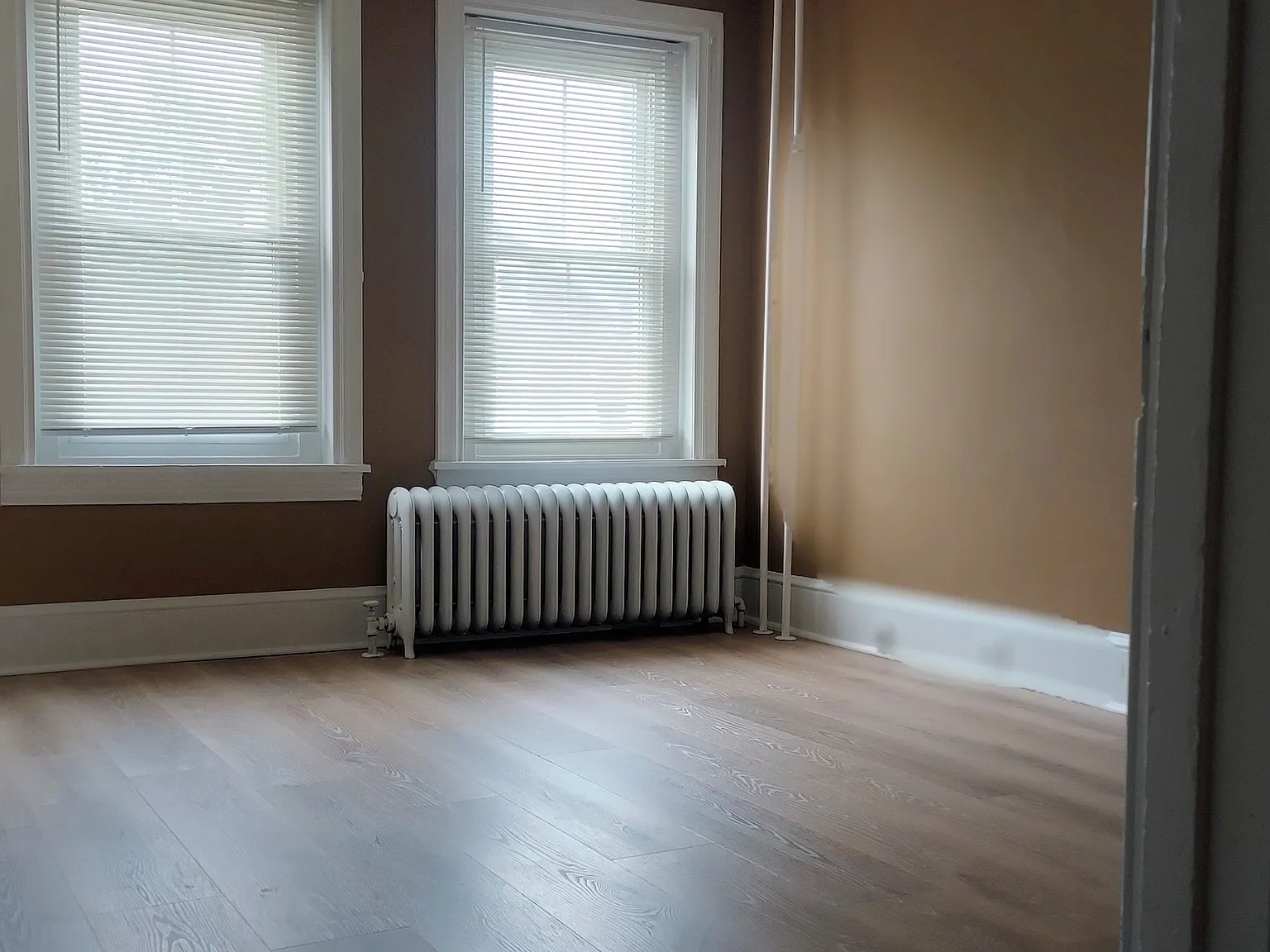 3 bed, 1400 sqft, $2,200 — Photo 2