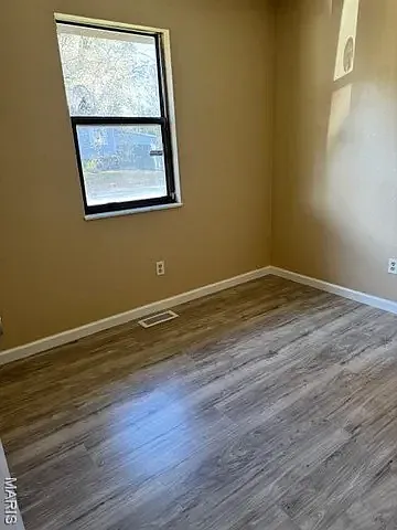 2011 Maple Tree Ln — Photo 5