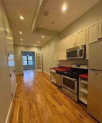 186 Wilson Avenue, #1C