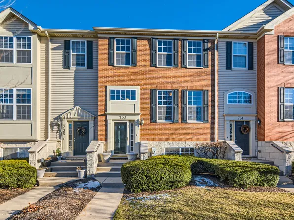 733 Thornbury Rd, Bartlett, IL 60103