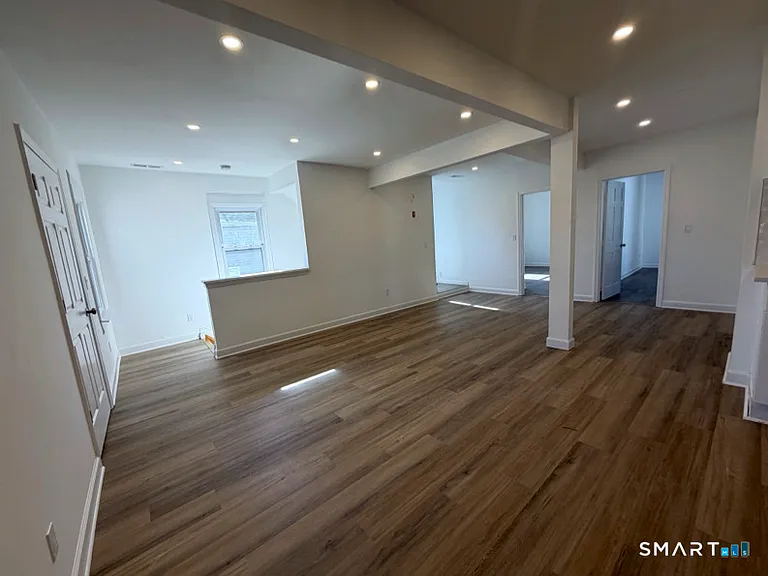 30 Dora St — Photo 3