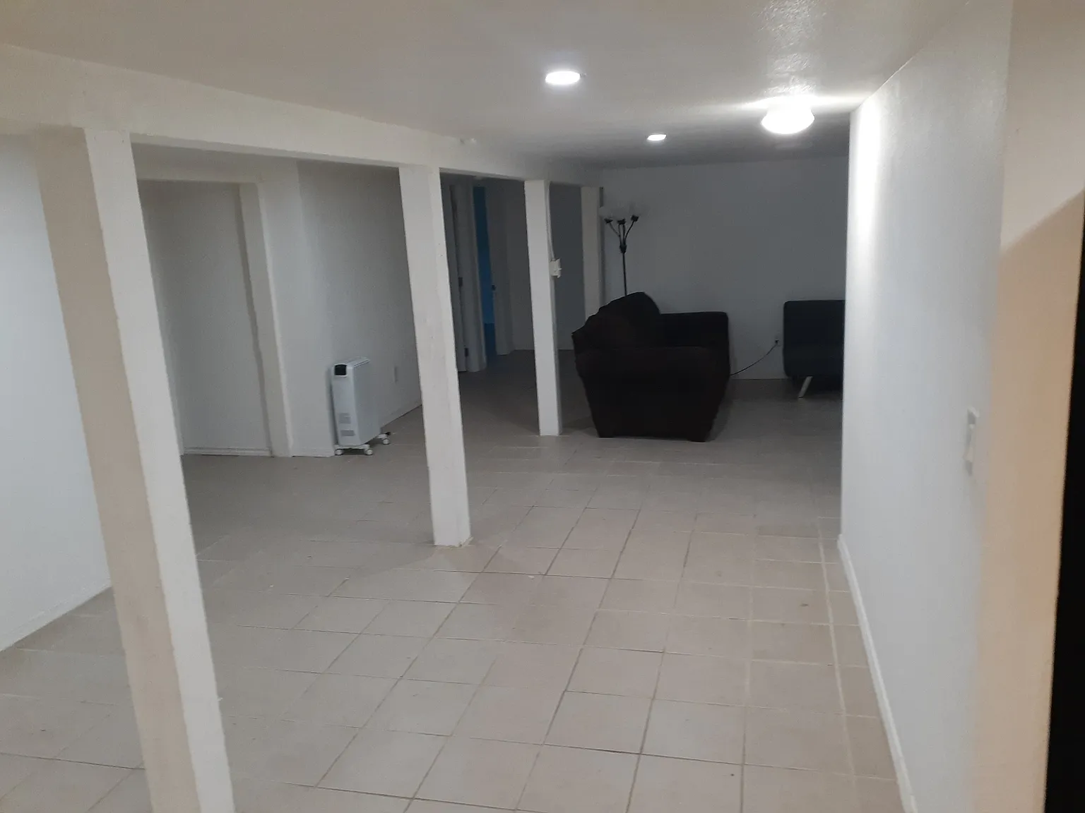 3 bed, 1.5 bath, 1300 sqft, $2,000 — Photo 3