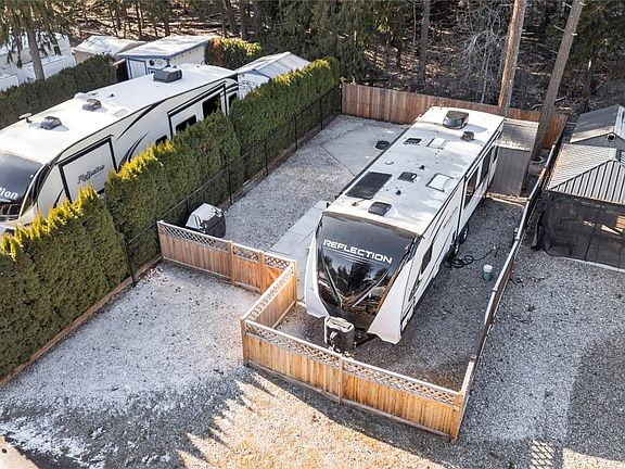 3rd image of 1131 Pine Grove Rd