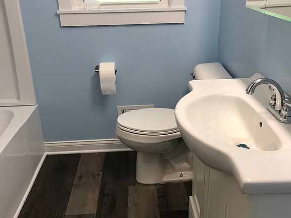 5th image of 3502 Hillcrest Dr