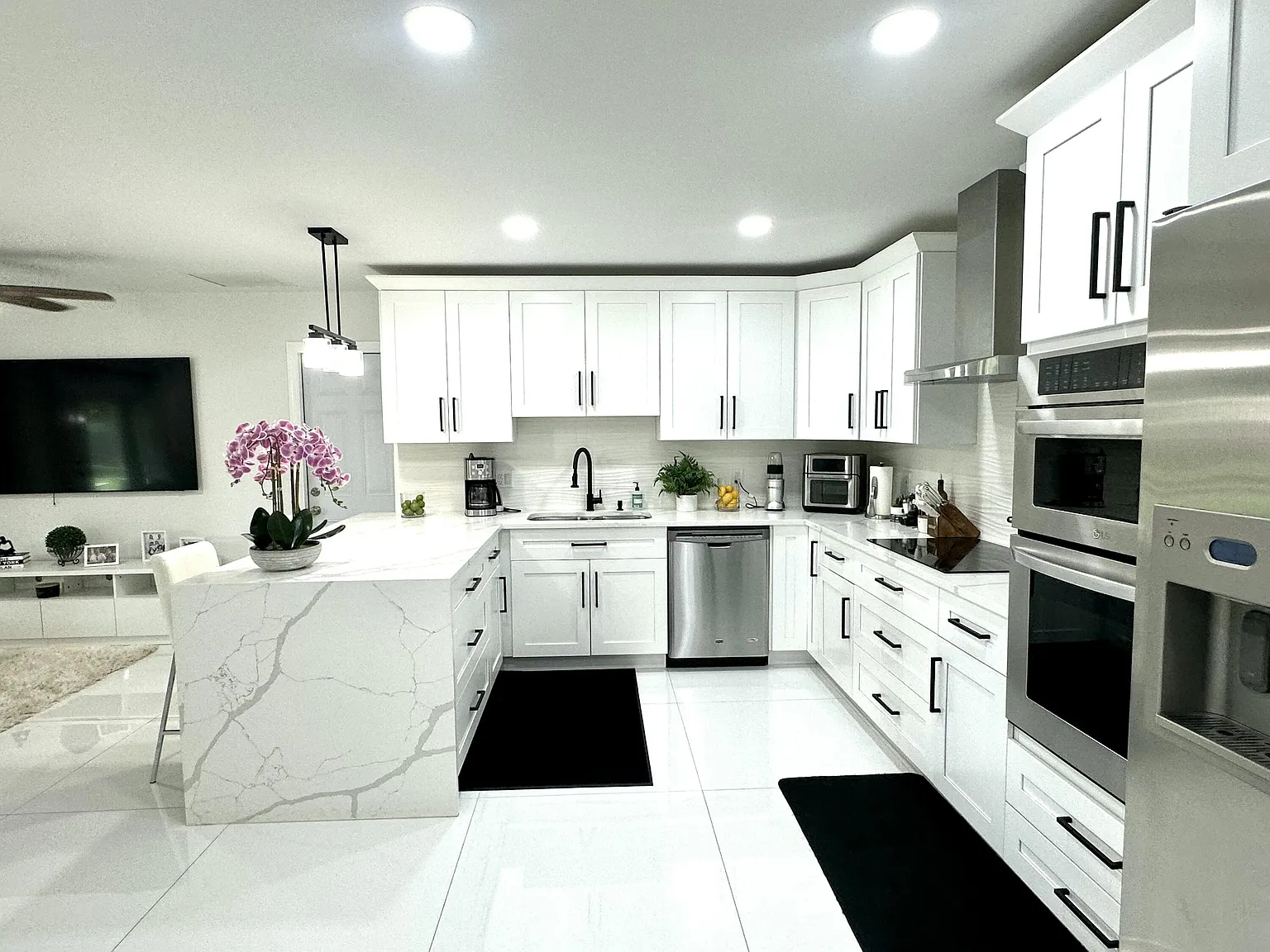 3 bed, 2.0 bath, 1280 sqft, $3,500 — Photo 3
