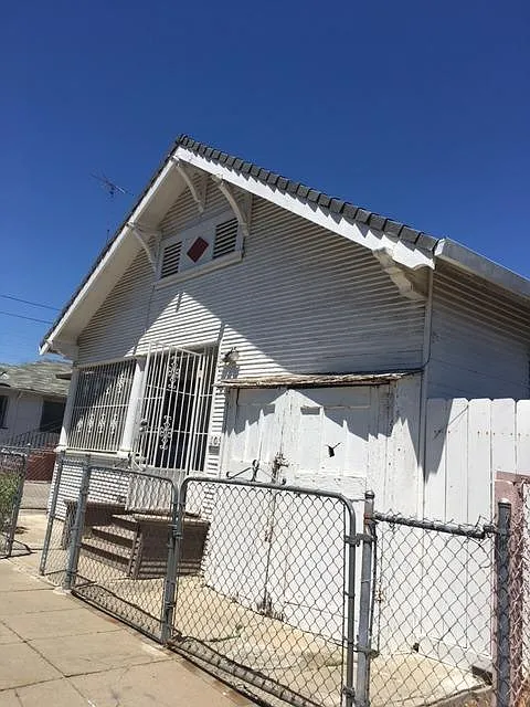 1034 S American St photo 1