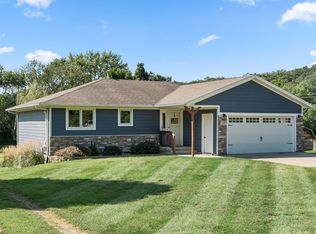 155 Timber Ridge Dr, Pella, IA 50219