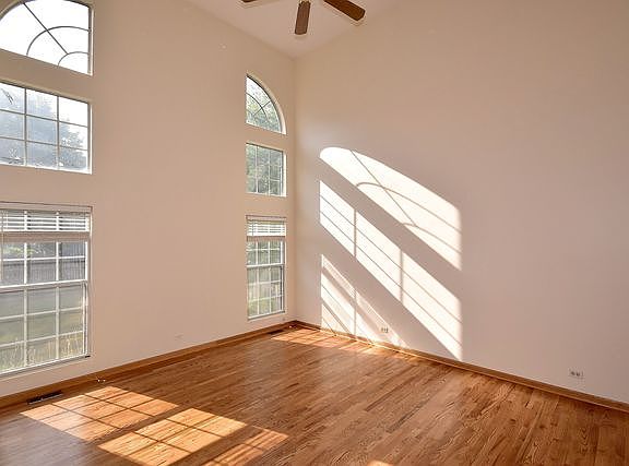 3rd image of 1039 Dartmouth Dr