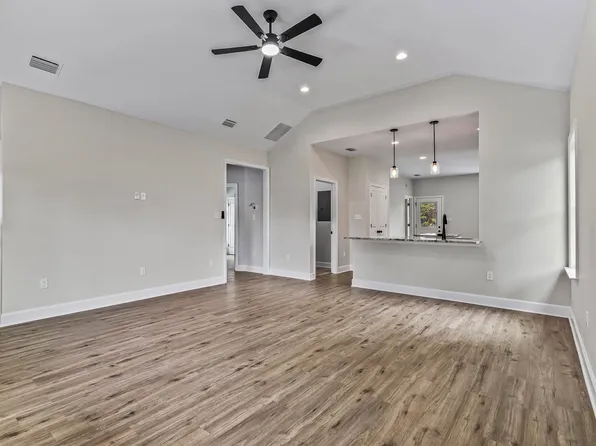 14 Graham Trl, Crawfordville, FL 32327