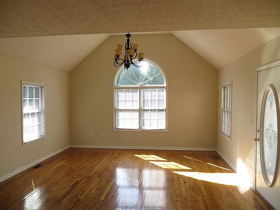 2nd image of 19332 Country Dr
