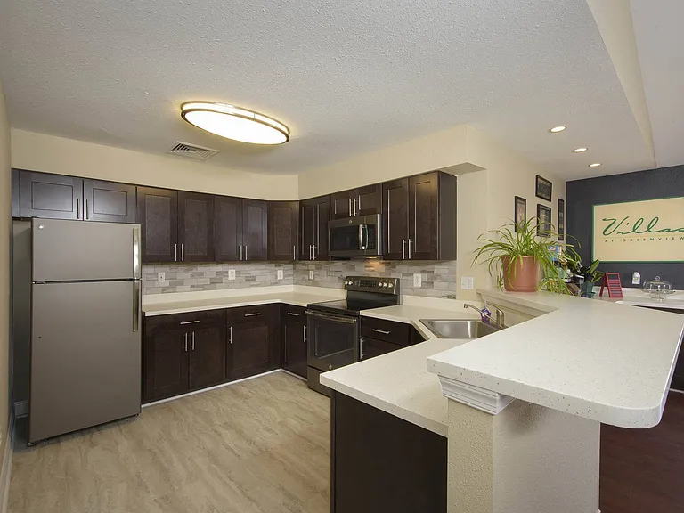 Villas at Greenview West — Photo 8