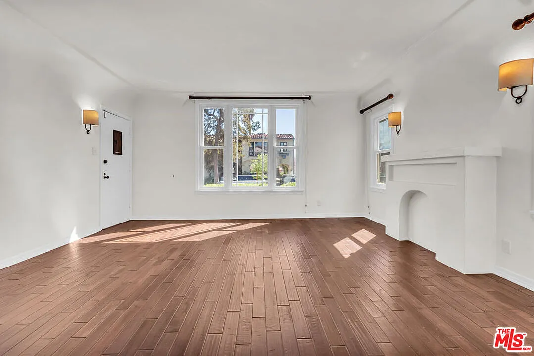 3 bed, 2.0 bath, 1600 sqft, $5,250 — Photo 4