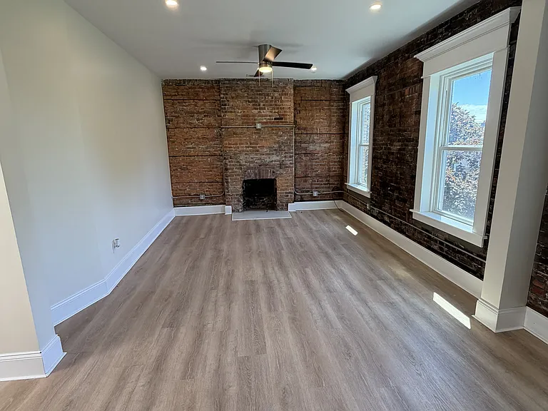 468 W Ferry St #3 — Photo 8