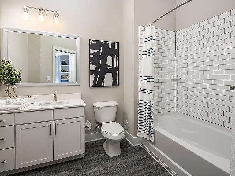 Abberly Royal Creek Apartment Homes — Photo 13