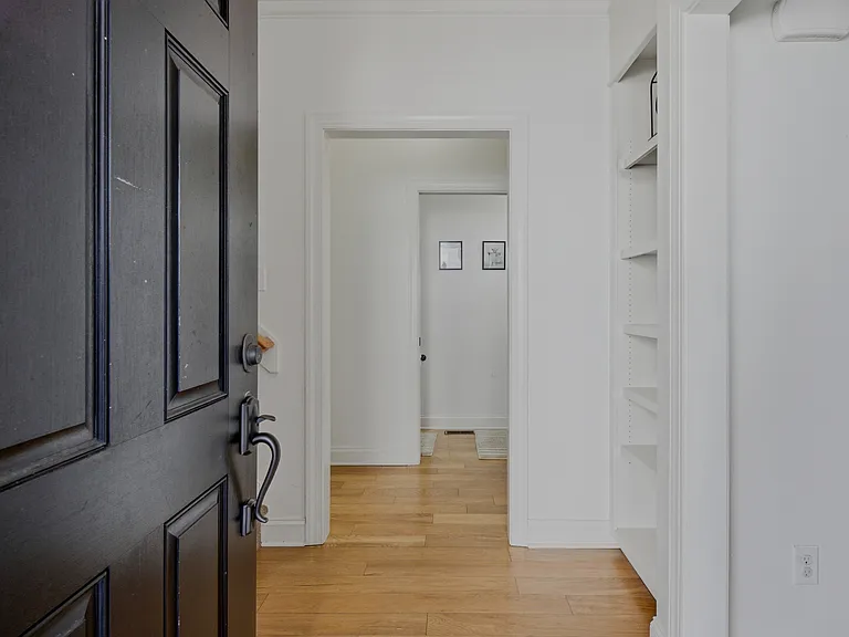 73 Falconridge Dr — Photo 5