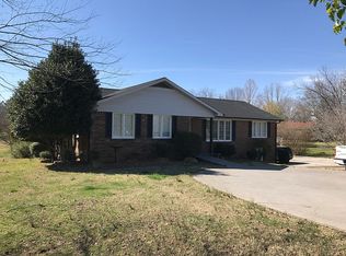 50 Thornton Dr, Bruceton, TN 38317