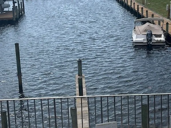 808 Cape Coral Pkwy W APT 204, Cape Coral, FL 33914