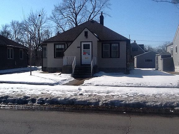 Quiet street, close to downtown Lansing and public transport