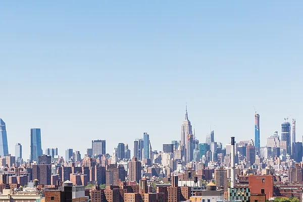 Rented by Greystar | media 18