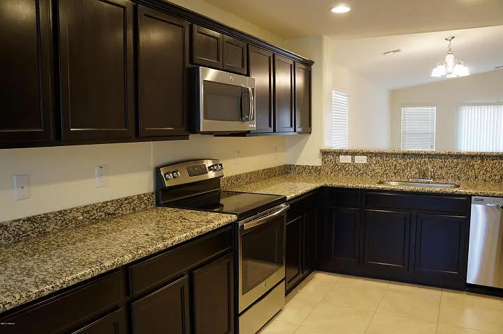 2233 E Stacey Rd — Photo 12