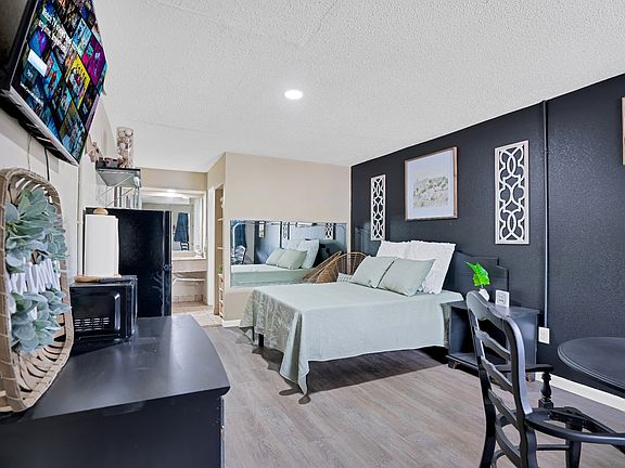 4th image of 905 Providence Blvd #103
