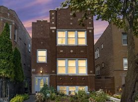 3744 W Eastwood Ave, Chicago, IL
