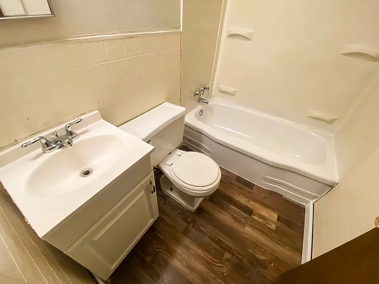 5740 Cabanne Ave — Photo 3