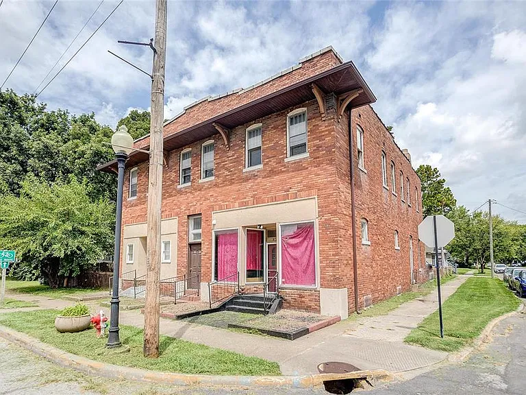 821 Niedringhaus Ave #C — Photo 23