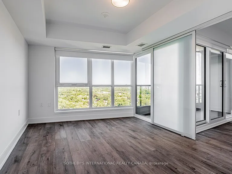 585 Bloor St E #2124 — Photo 9