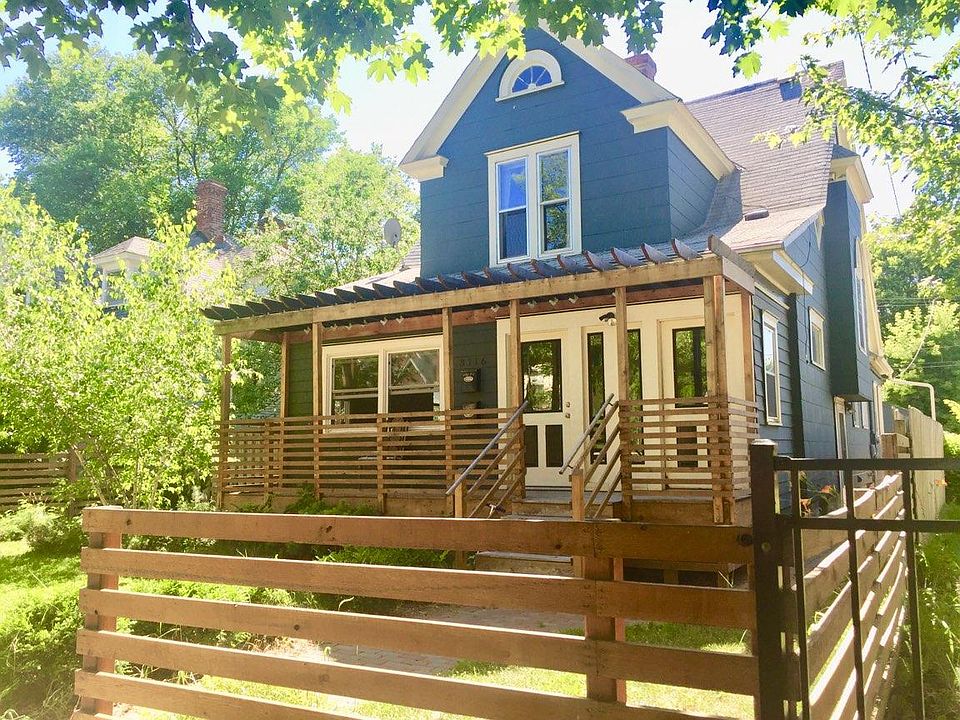 1st image of 3116 Harriet Ave