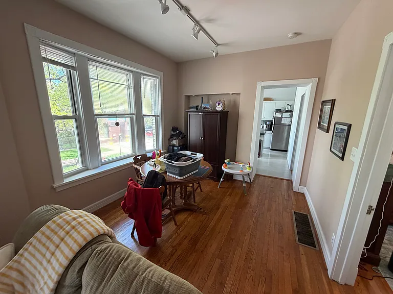 1741 W Byron St #2 — Photo 18