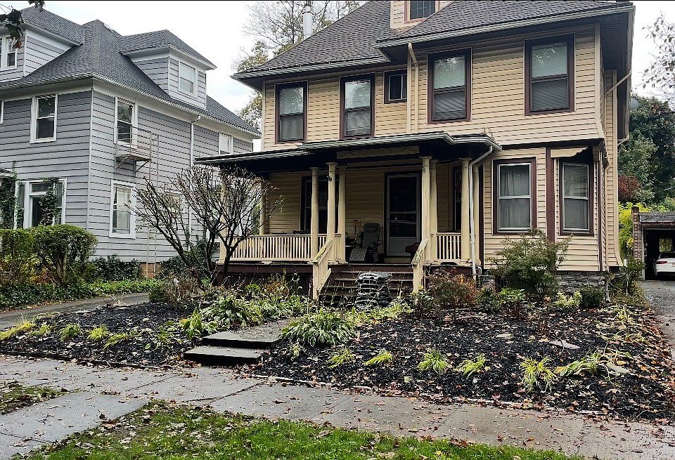 1st image of 21.5 Thayer St