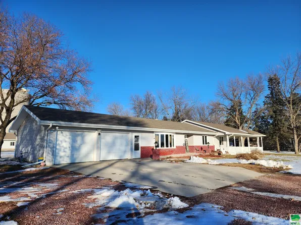 543 164th St, Dakota City, NE 68731