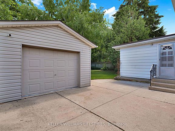 3rd image of 564 Chiddington Ave