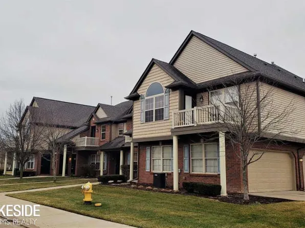 32990 Redstone Dr, Chesterfield, MI 48047