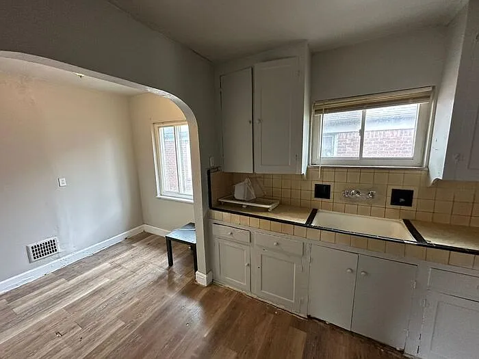 2 bed, 1.0 bath, 1000 sqft, $1,150 — Photo 3