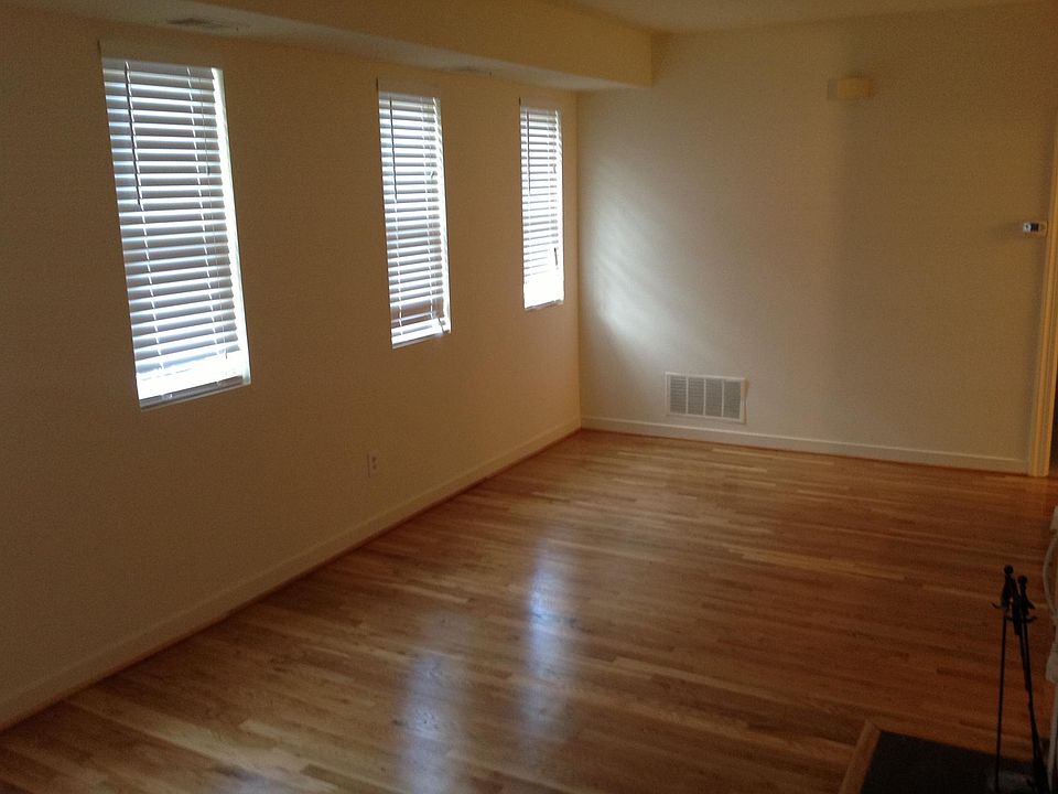 Living/Dining Room.