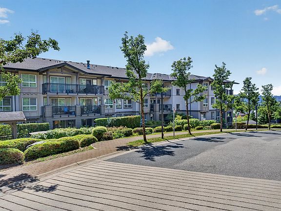 3rd image of 3082 Dayanee Springs Blvd #307