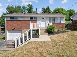 512 Colonial Manor Rd, North Huntingdon, PA 15642